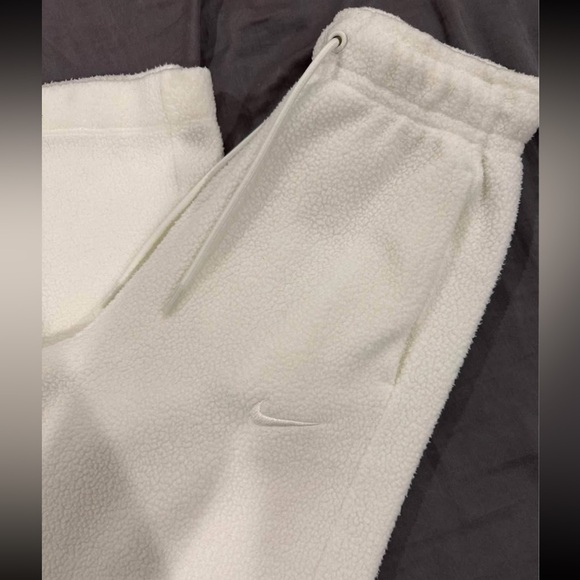 Nike Ivory Fleece Lounge Pants - Picture 5 of 7